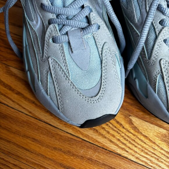 Yeezy Boost 700 V2 Hospital Blue Size 6.5 - Picture 7 of 15